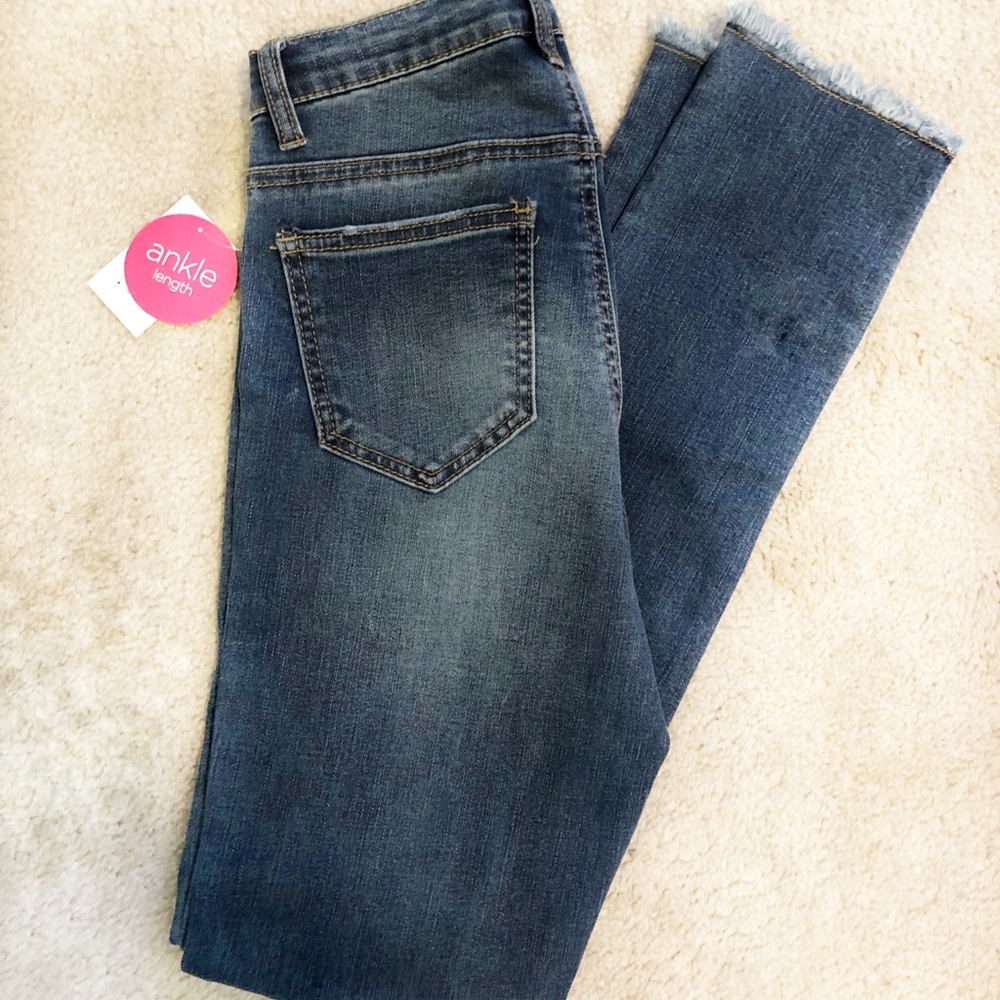 Maternity Jeans - Picture 5 of 6